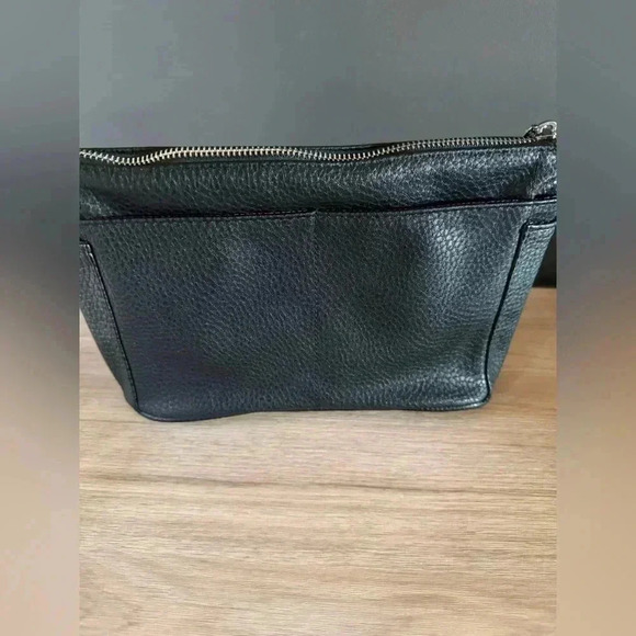 NEW in BAG • Younique pebbled faux Leather embossed Makeup Bag w/ purple lining - Picture 2 of 6